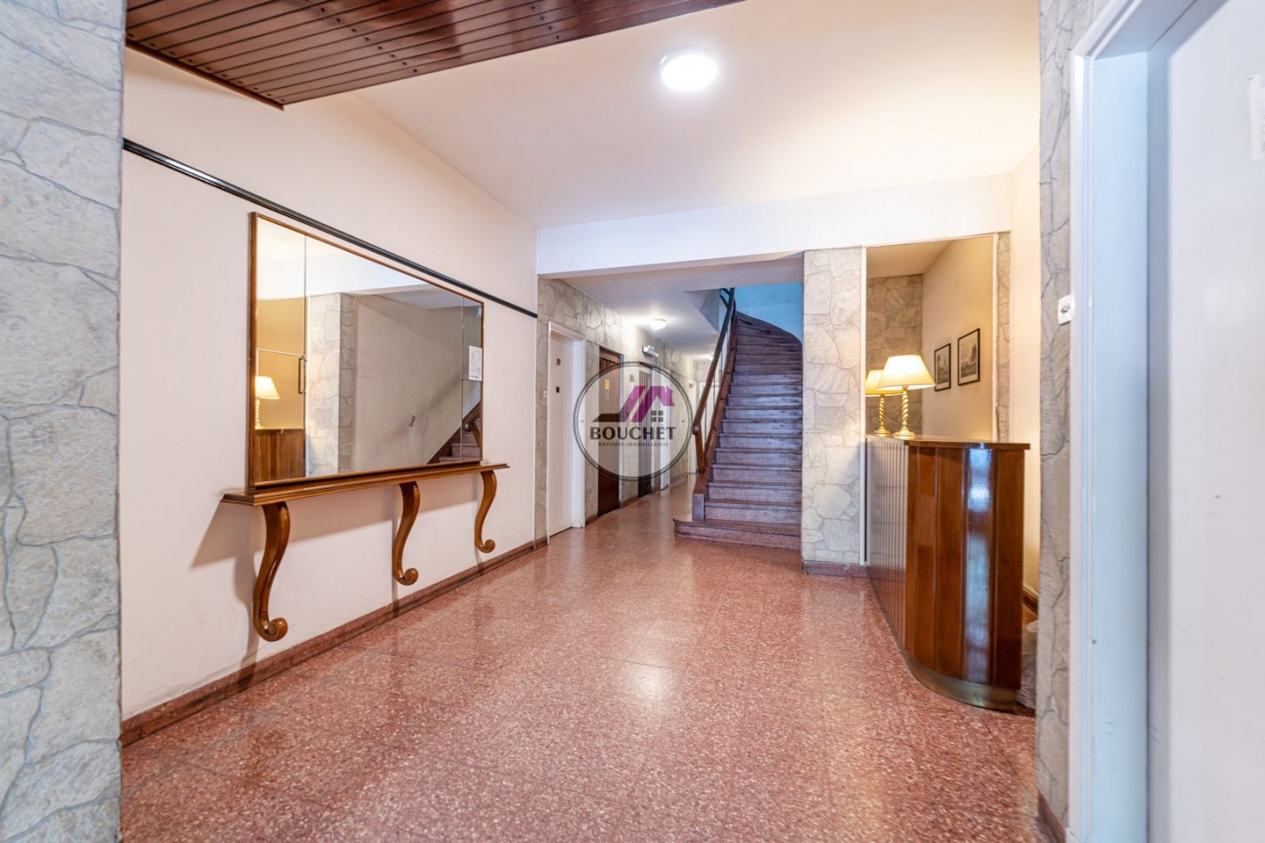 VENDO DEPARTAMENTO 2 AMBIENTES SOBRE COLON