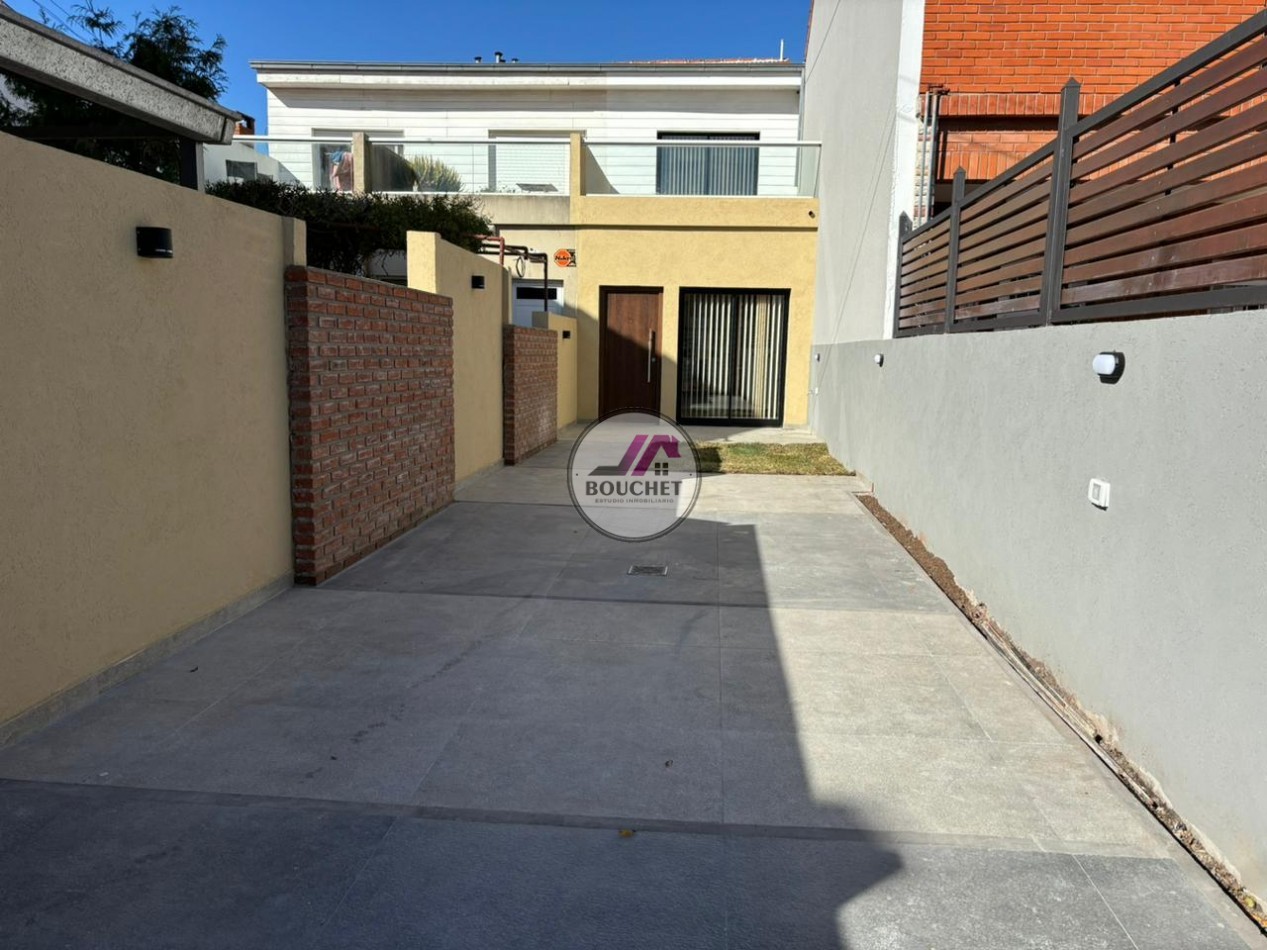 VENDO DUPLEX 4 AMBIENTES CON PATIO, TERRAZA Y TROTADORA