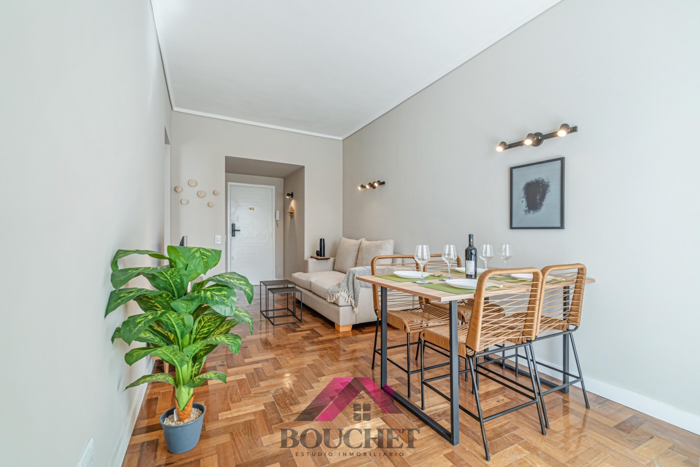 DEPARTAMENTO 2 AMBIENTES CON BALCON EN VENTA | CENTRO