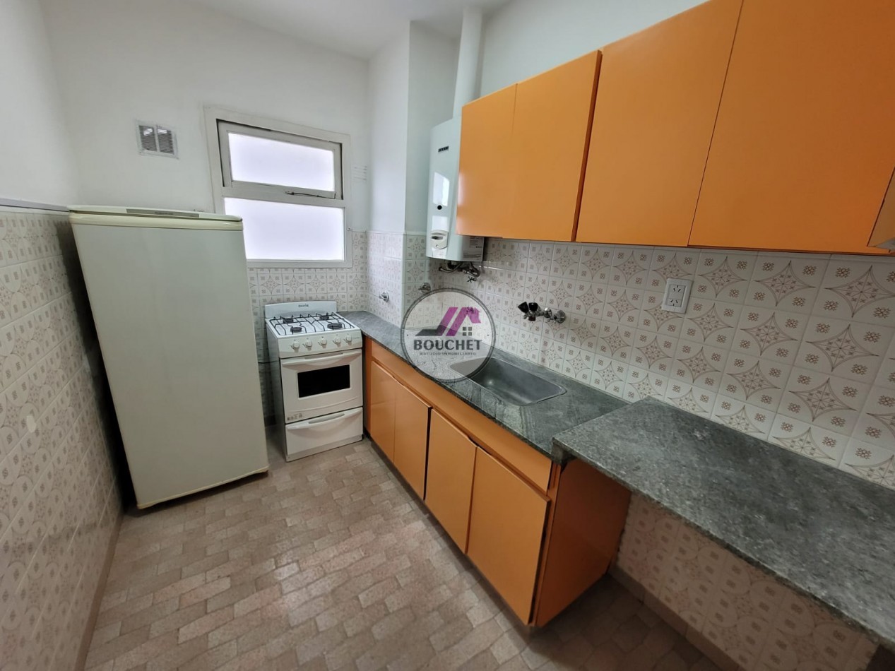 VENDO DEPARTAMENTO 2 AMBIENTES CON BALCON