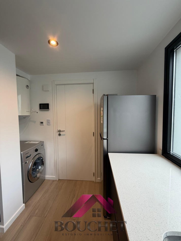 DEPARTAMENTO 2 AMBIENTES A LA CALLE CON BALCON | PLAZA COLON 