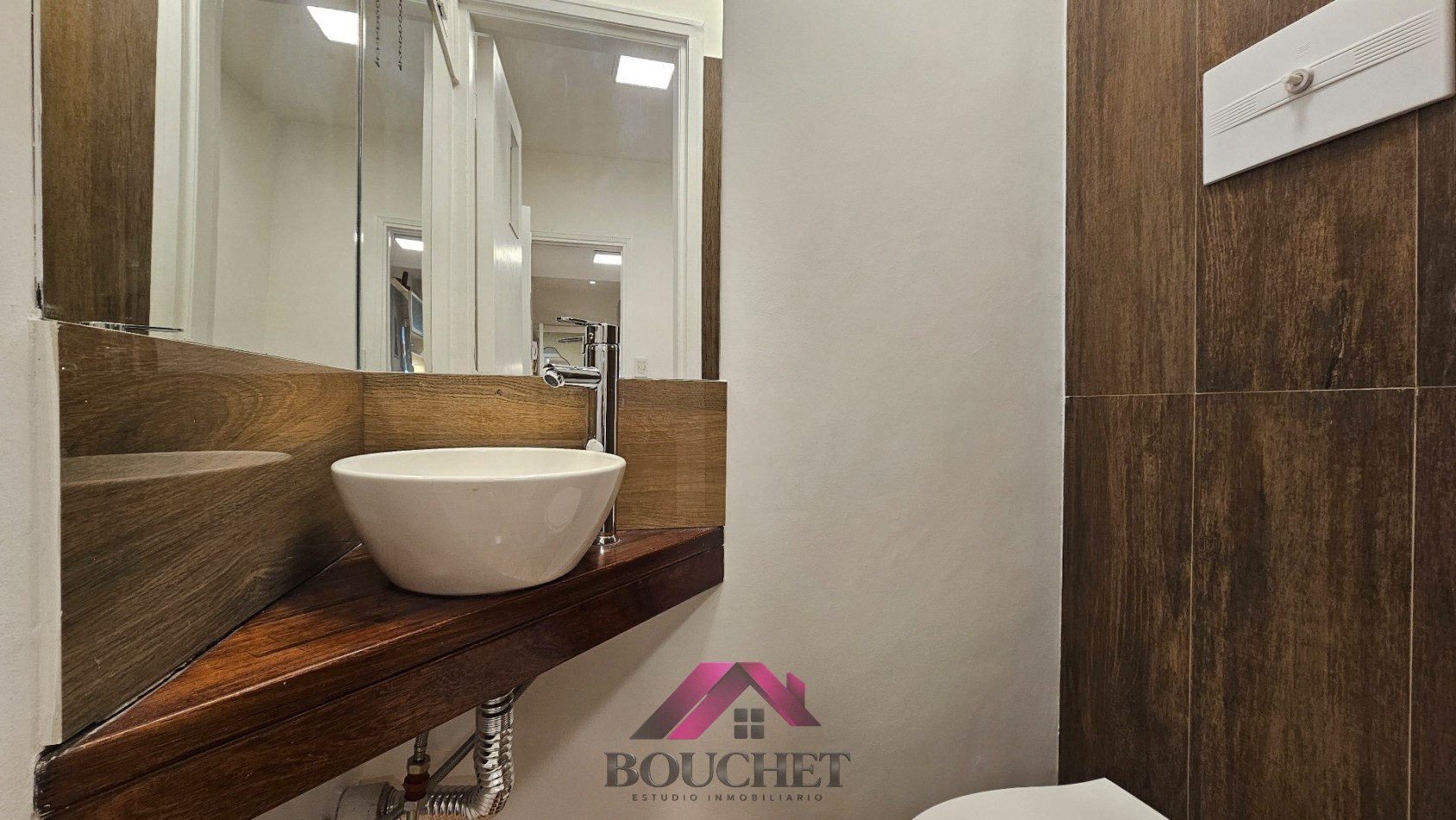 DEPARTAMENTO 2 AMBIENTES CON BALCON FRENTE A LA PLAZA EN VENTA | PLAZA COLON