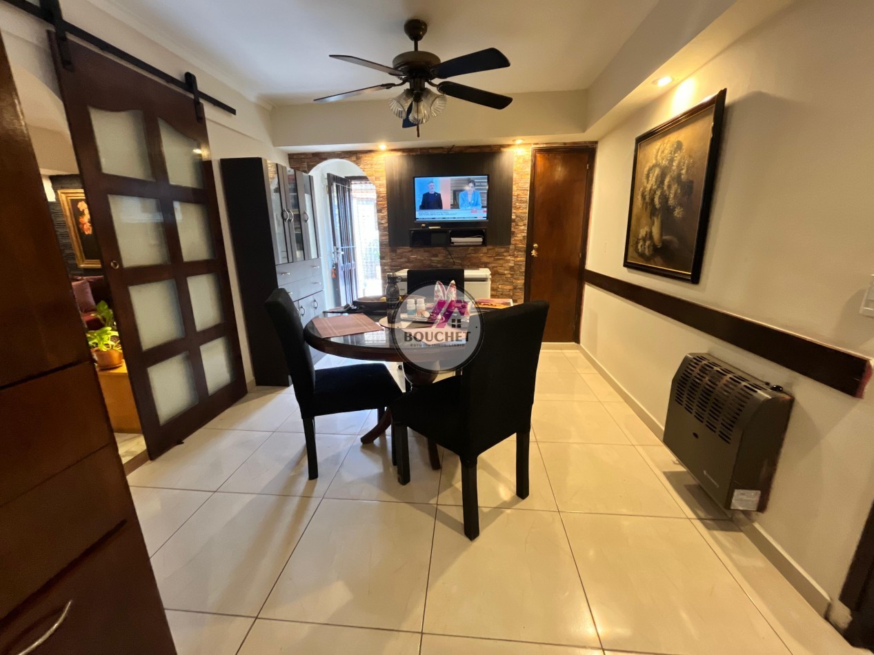 VENDO CASA 5 AMBIENTES CON PILETA EN LAS FAROLAS
