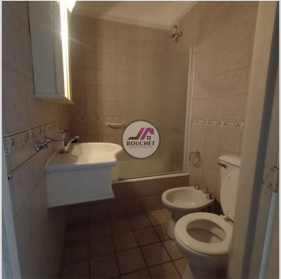 VENDO DEPARTAMENTO 2 AMBIENTES CON BALCON