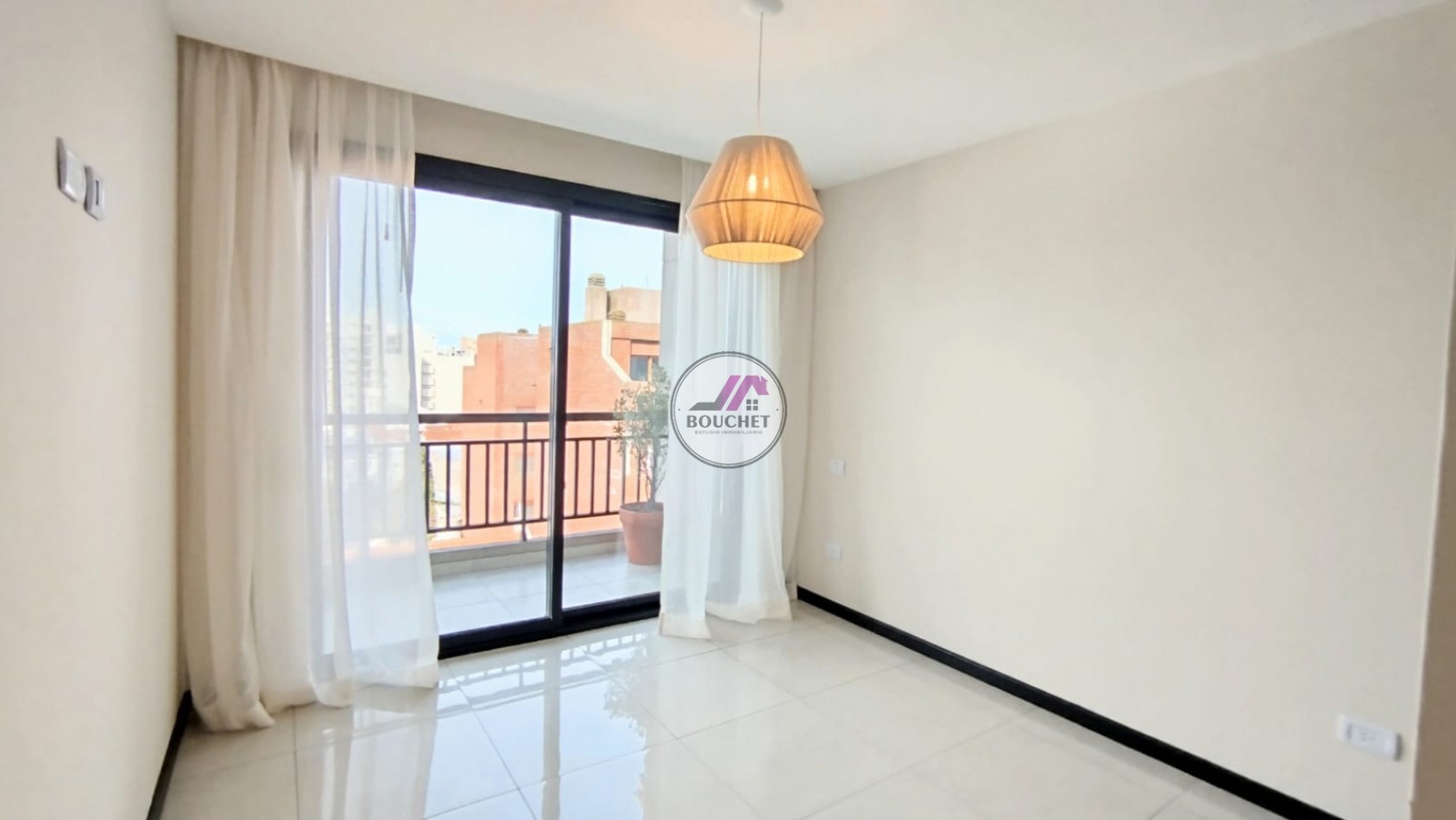 VENDO DEPARTAMENTO 2 AMBIENTES CON COCHERA Y BAULERA 