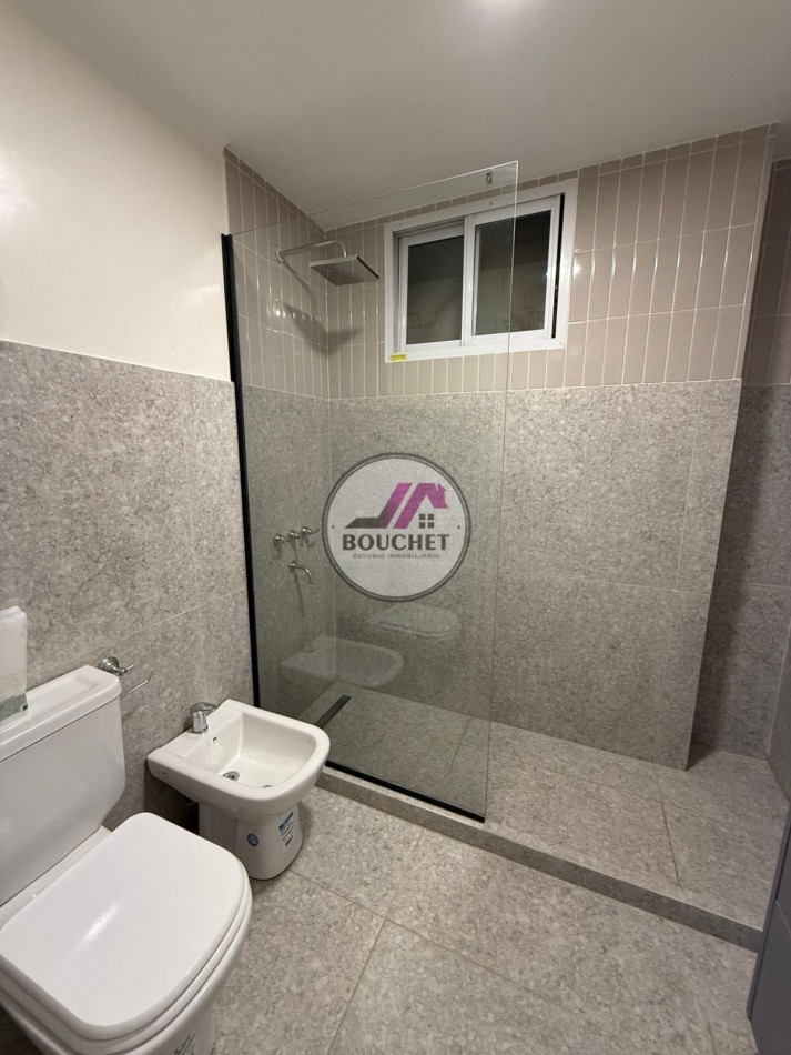 VENDO DEPARTAMENTO 3 AMBIENTES CON BALCON SALIENTE