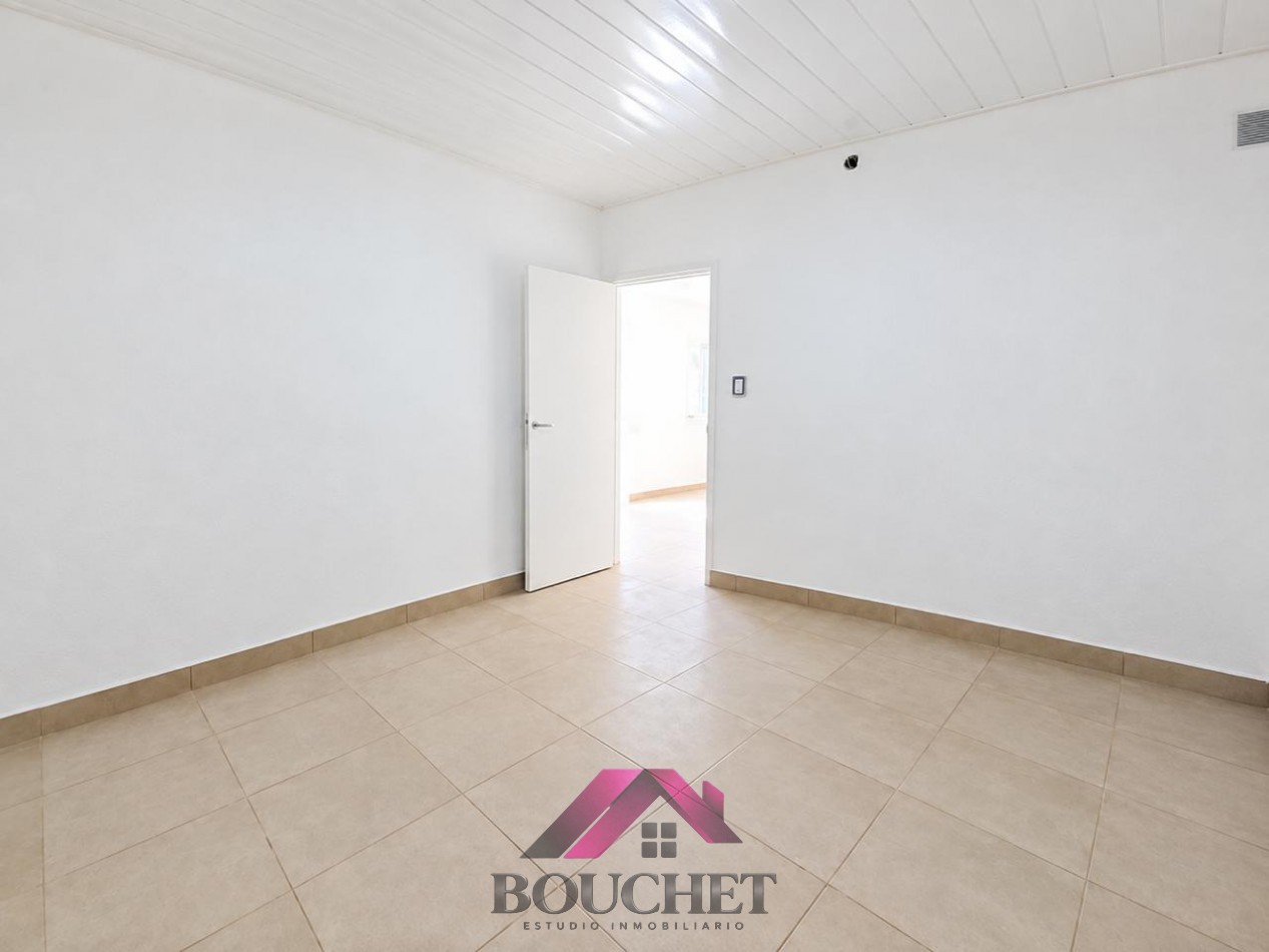 CASA 3 AMBIENTES CON PATIO Y GARAGE EN VENTA | LAS AVENIDAS