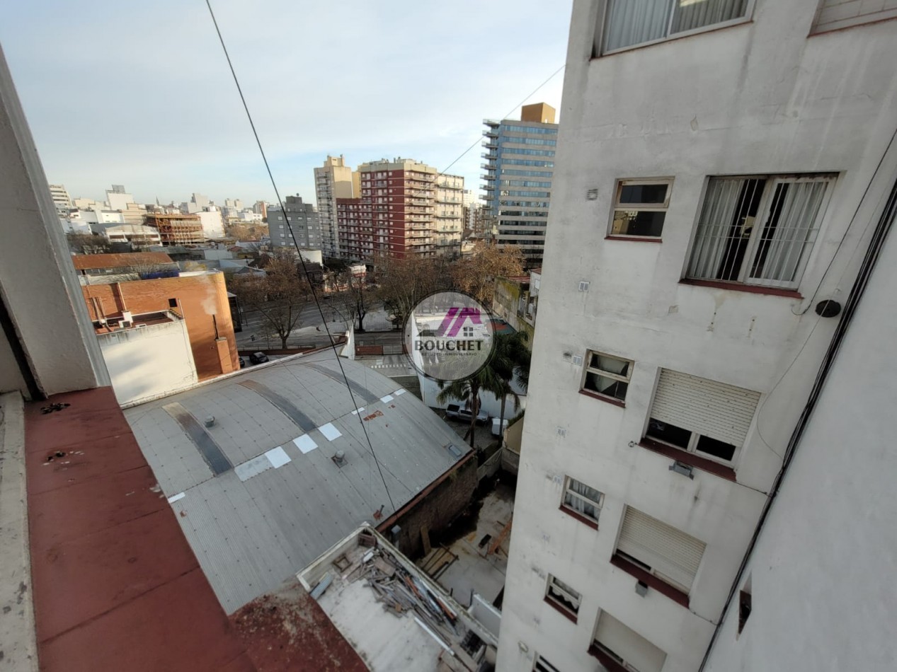 VENDO DEPARTAMENTO 2 AMBIENTES CON BALCON