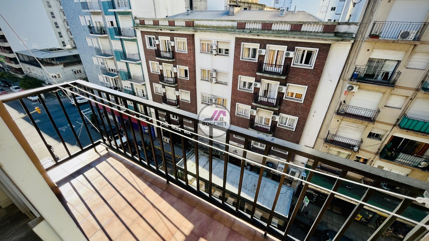 DEPARTAMENTO 2 AMBIENTES CON DEPENDENCIA Y BALCON EN VENTA | CENTRO