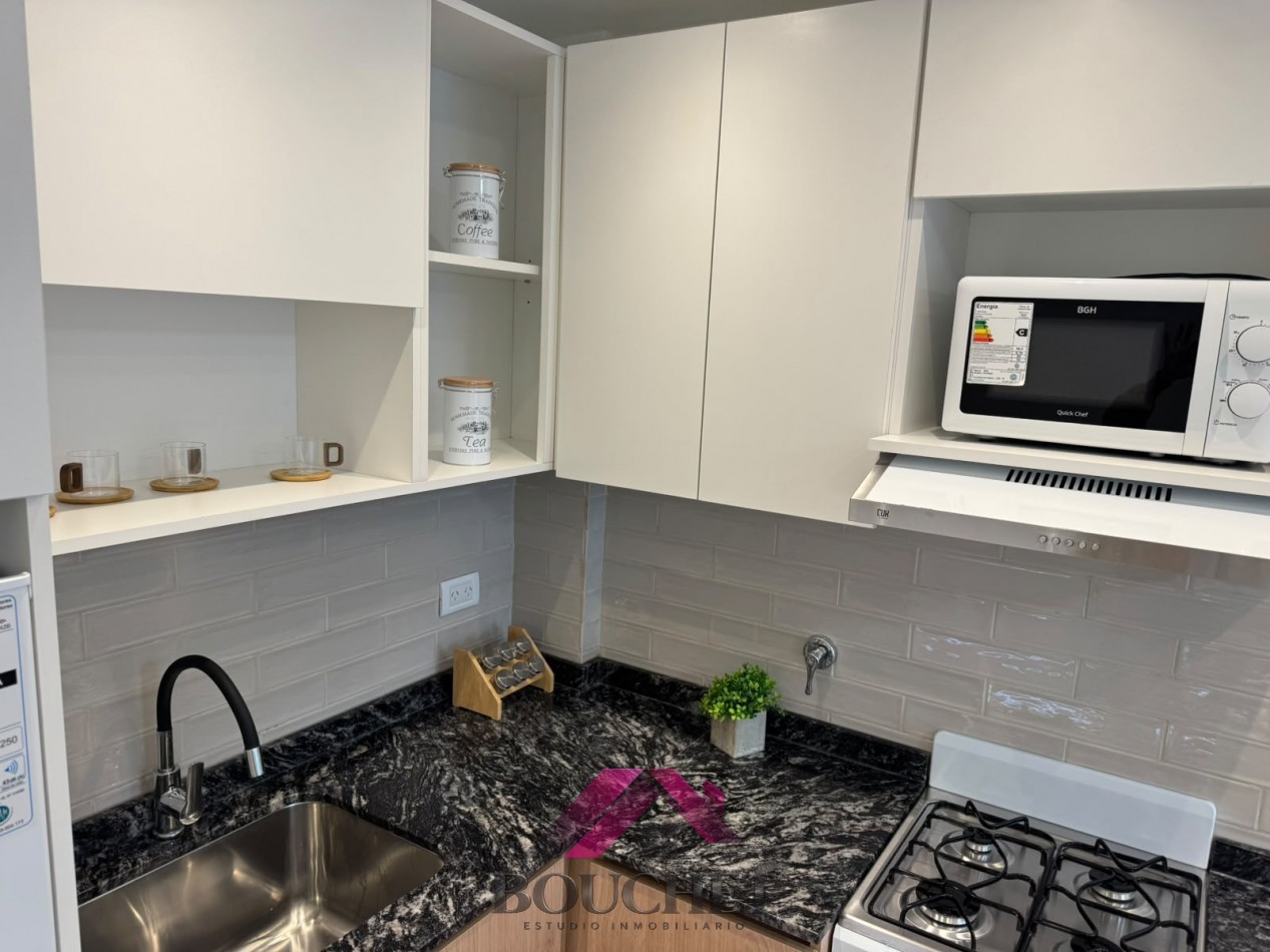 DEPARTAMENTO 3 AMBIENTES A LA CALLE CON BALCON EN VENTA | PLAZA COLON 