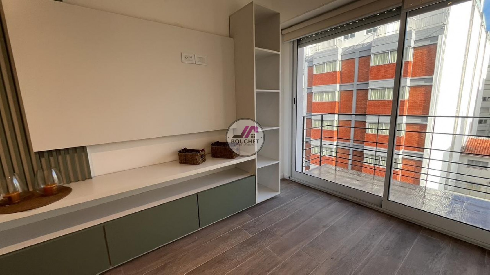 DEPARTAMENTO 2 AMBIENTES A LA CALLE CON BALCON 8VO EN VENTA | CENTRO