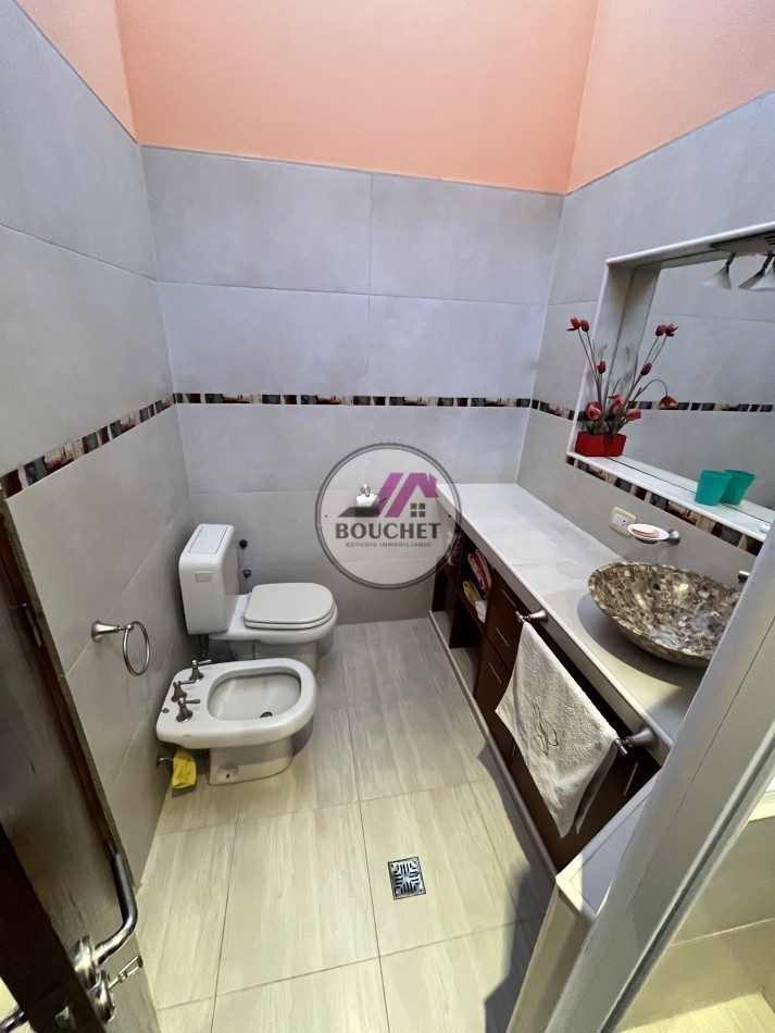 CHALET 5 AMBIENTES, GARAGE QUINCHO DOBLE Y JARDIN EN VENTA | PUNTA MOGOTES