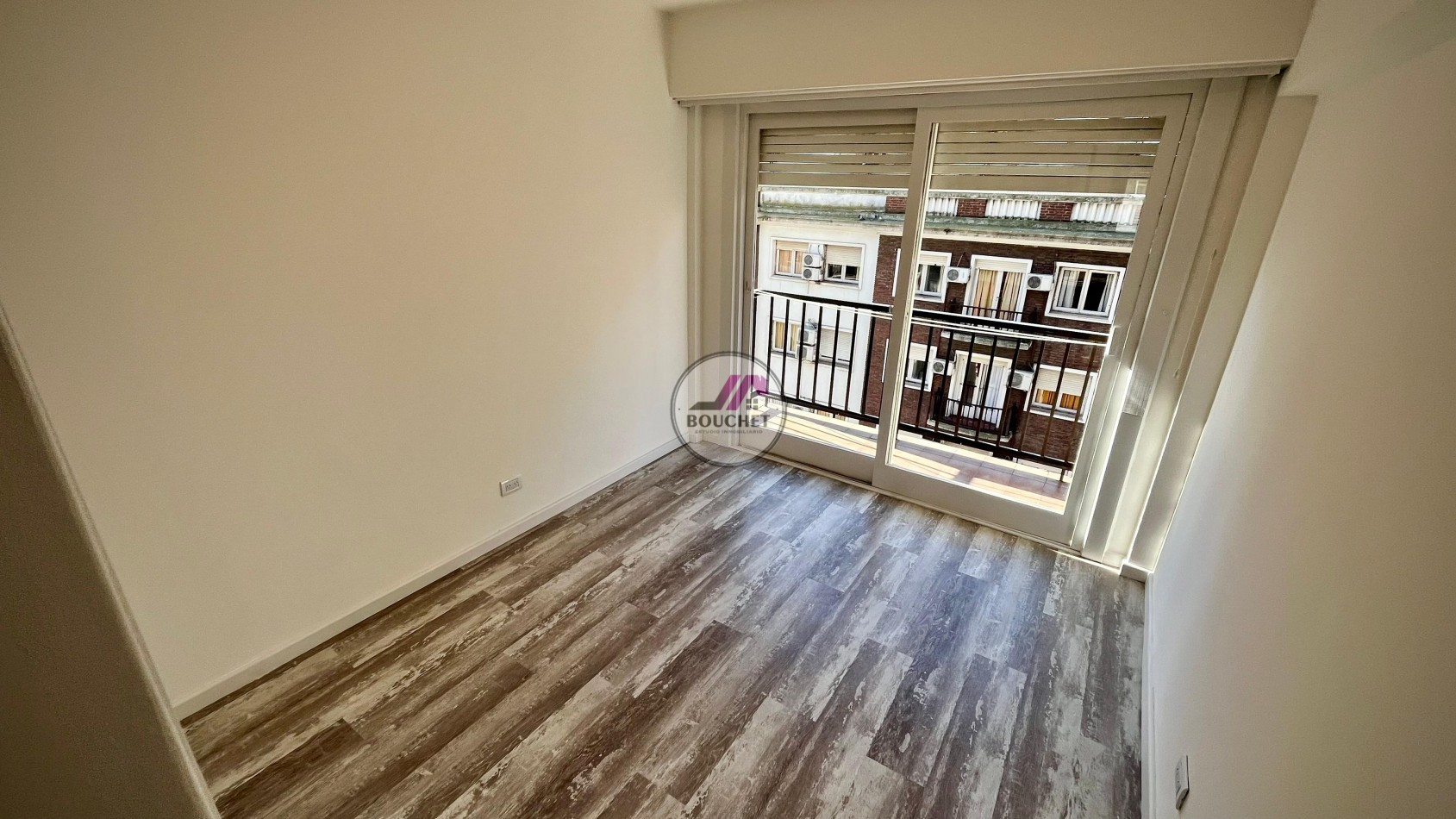DEPARTAMENTO 2 AMBIENTES CON DEPENDENCIA Y BALCON EN VENTA | CENTRO