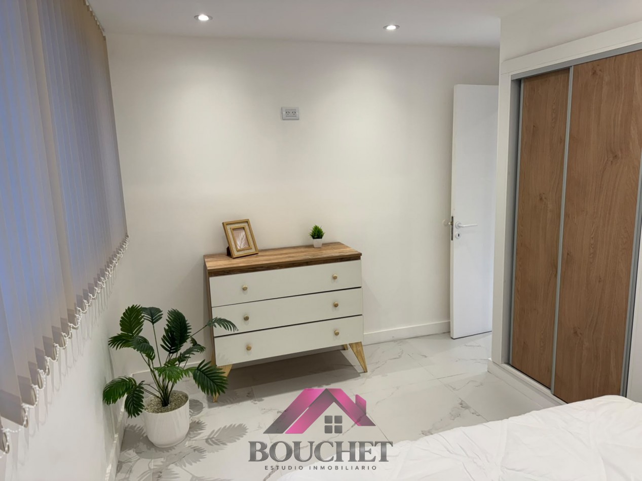 DEPARTAMENTO 3 AMBIENTES A LA CALLE CON BALCON EN VENTA | PLAZA COLON 