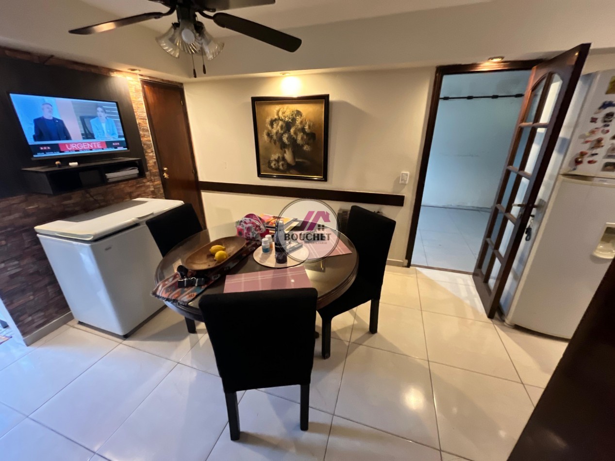 VENDO CASA 5 AMBIENTES CON PILETA EN LAS FAROLAS