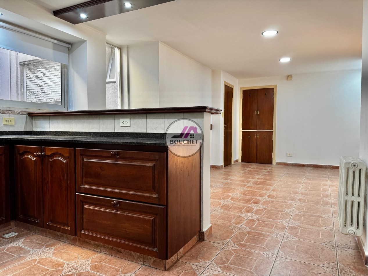 VENDO DEPARTAMENTO 4 AMBIENTES CON BAULERA Y BALCON