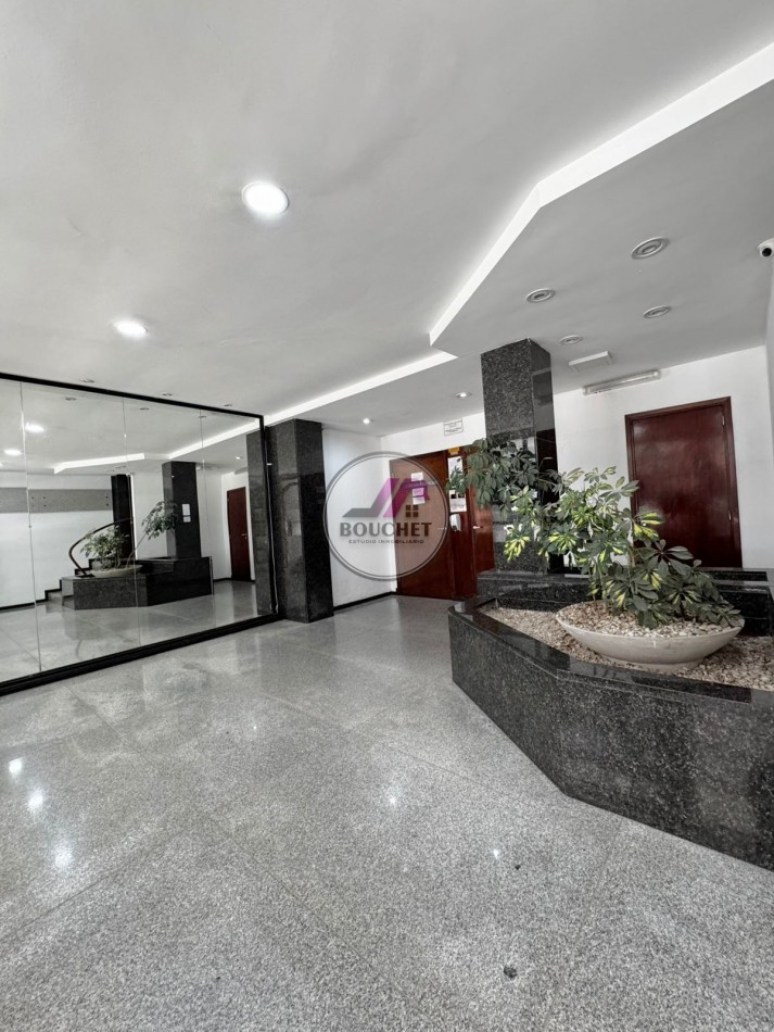DEPARTAMENTO MONOAMBIENTE RECICLADO A LA CALLE EN VENTA | PLAZA COLON