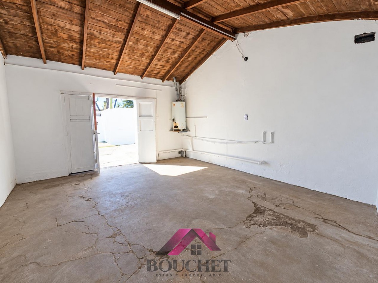 CASA 3 AMBIENTES CON PATIO Y GARAGE EN VENTA | LAS AVENIDAS