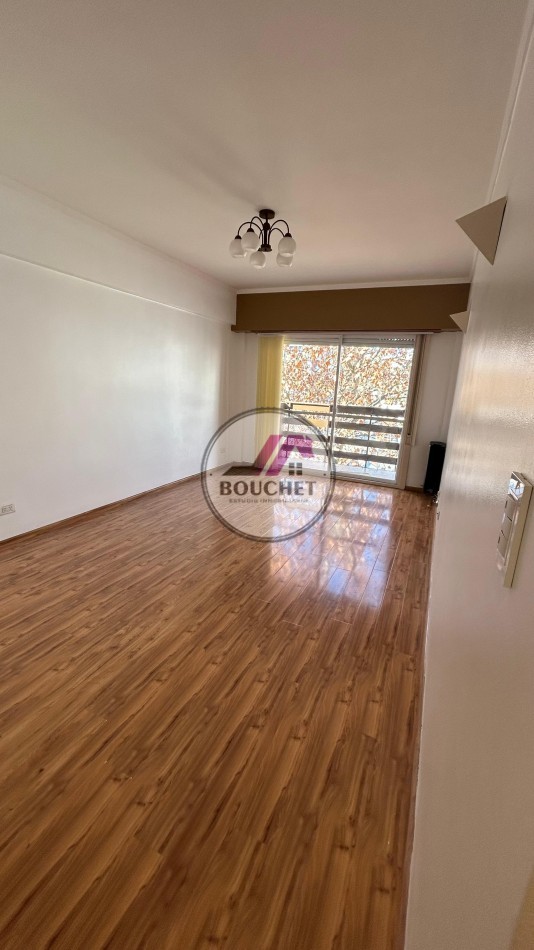 VENDO DEPARTAMENTO 3 AMBIENTES CON COCHERA PLAZA MITRE