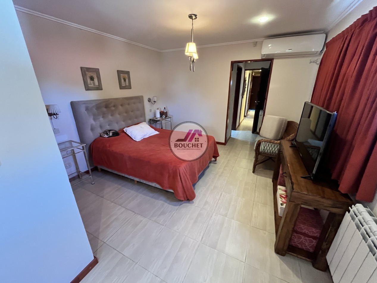 CHALET 5 AMBIENTES, GARAGE QUINCHO DOBLE Y JARDIN EN VENTA | PUNTA MOGOTES
