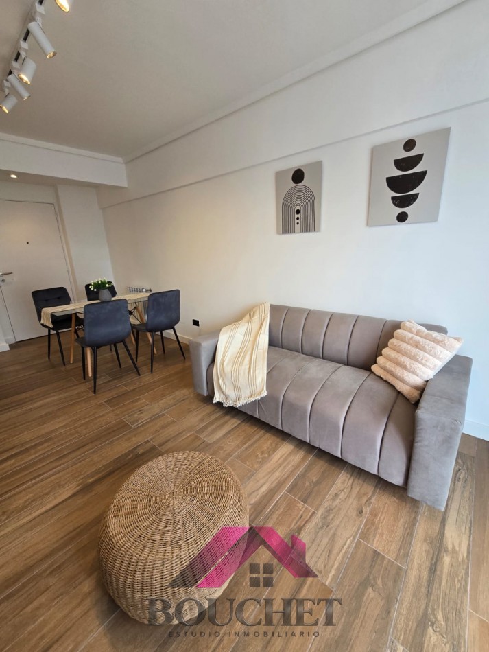 DEPARTAMENTO 2 AMBIENTES A LA CALLE Y BALCONES | PLAZA MITRE