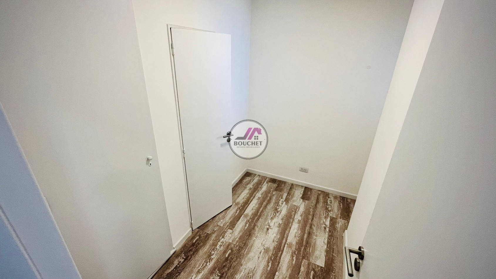 DEPARTAMENTO 2 AMBIENTES CON DEPENDENCIA Y BALCON EN VENTA | CENTRO