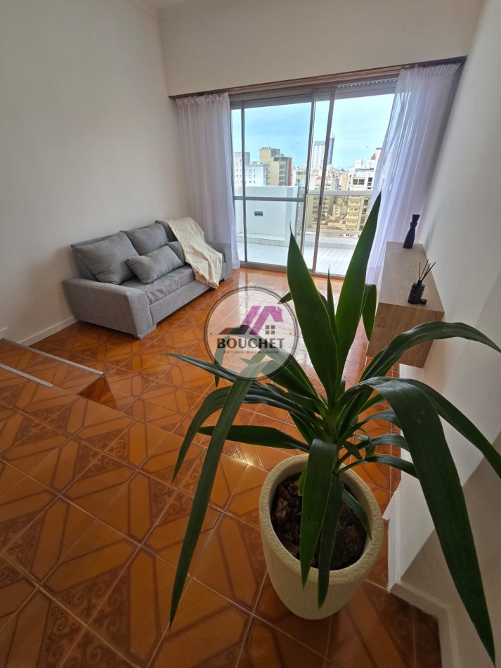 VENDO DEPARTAMENTO 2 AMBIENTES A LA CALLE CON COCHERA