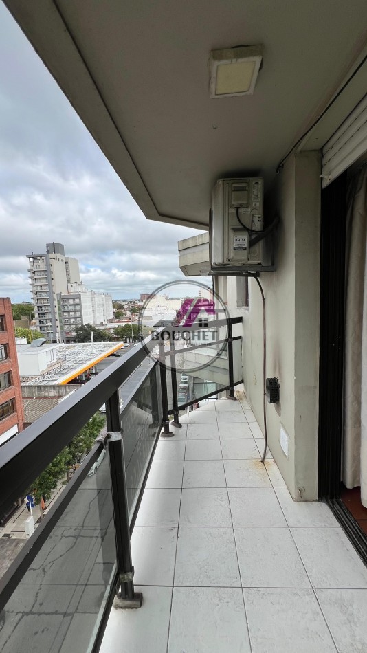 VENDO DEPARTAMENTO SEMIPISO 3 AMBIENTES CON COCHERA