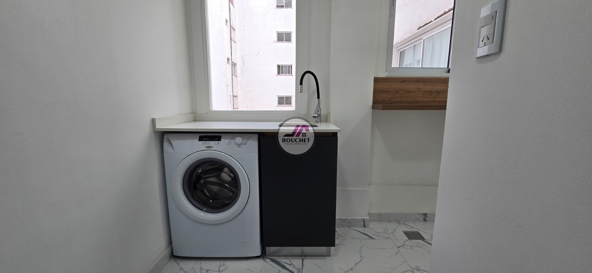 VENDO DEPARTAMENTO 2 AMBIENTES A LA CALLE CON BALCON