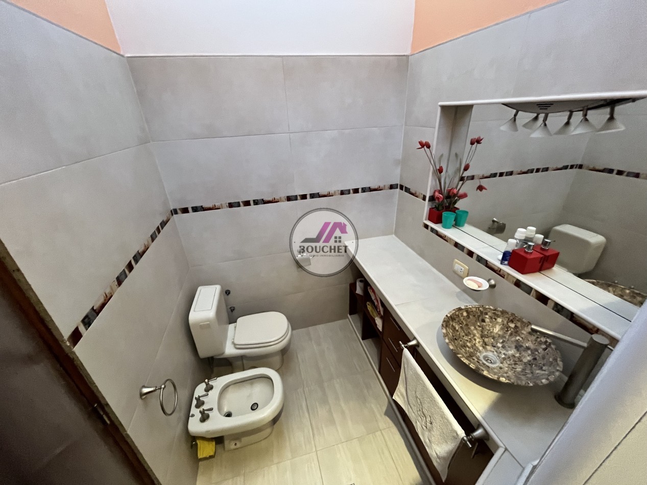 CHALET 5 AMBIENTES, GARAGE QUINCHO DOBLE Y JARDIN EN VENTA | PUNTA MOGOTES