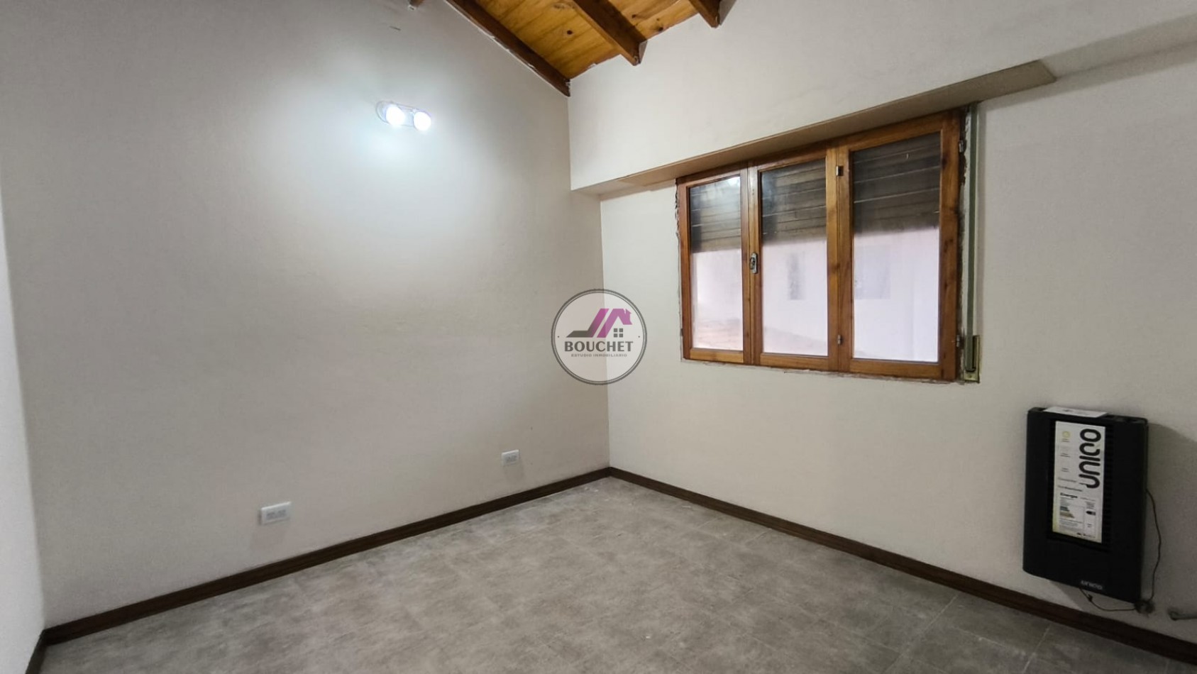 VENDO DUPLEX 4 AMBIENTES CON PATIO Y COCHERA