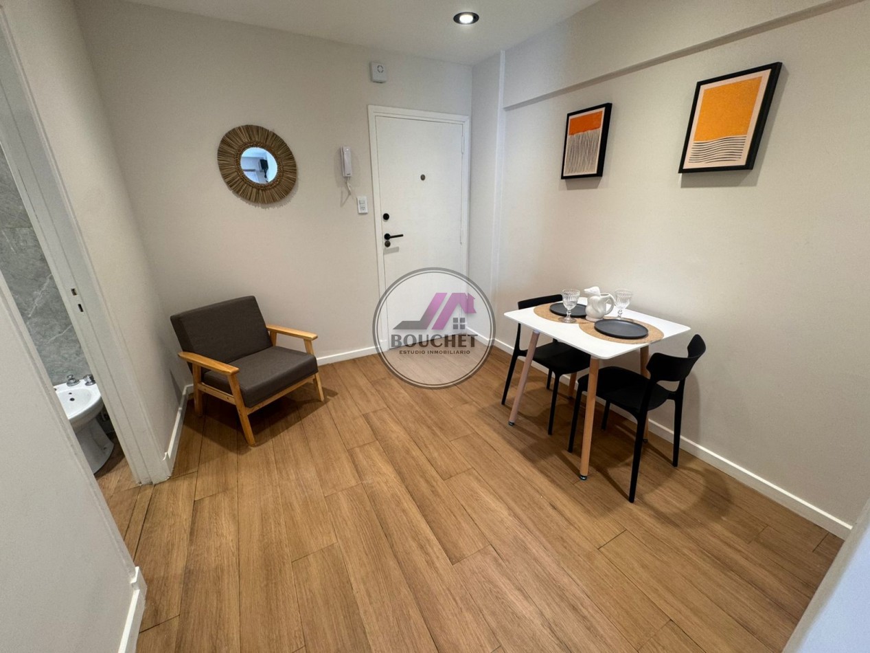 DEPARTAMENTO AMBIENTE DESPLAZADO A LA CALLE EN VENTA | PLAZA COLON