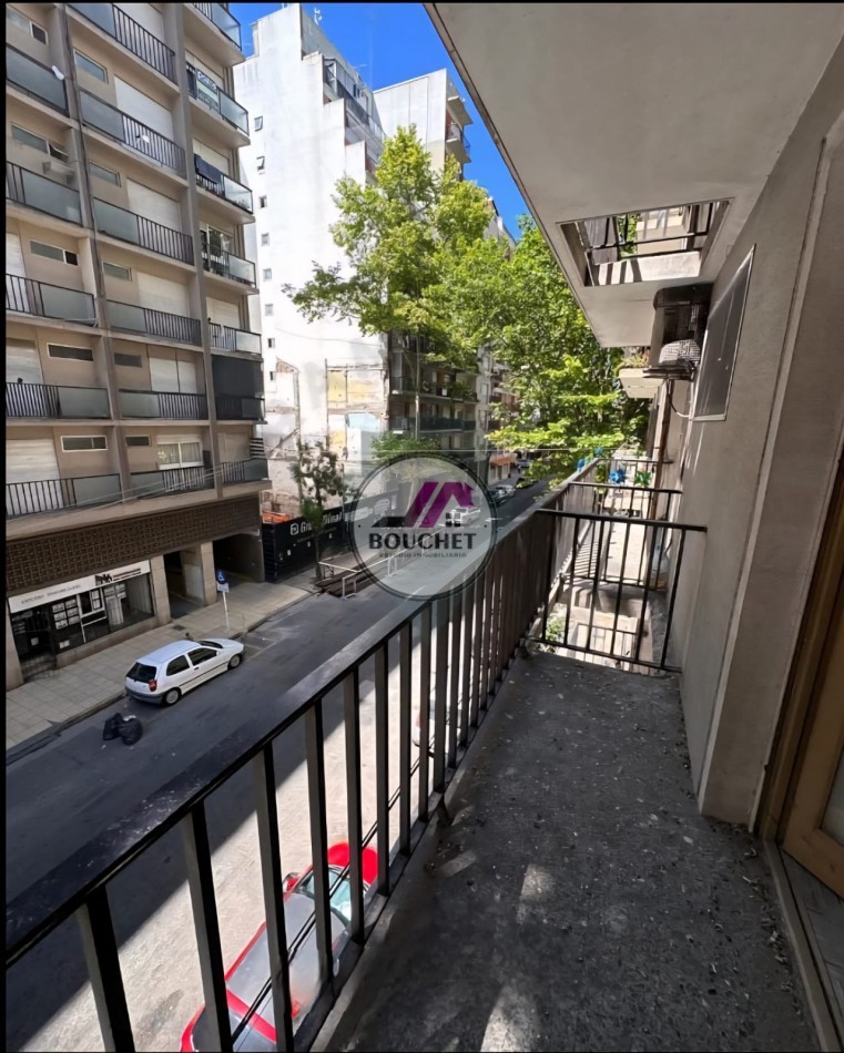 DEPARTAMENTO 2 AMBIENTES A LA CALLE CON BALCON EN VENTA | PLAZA COLON
