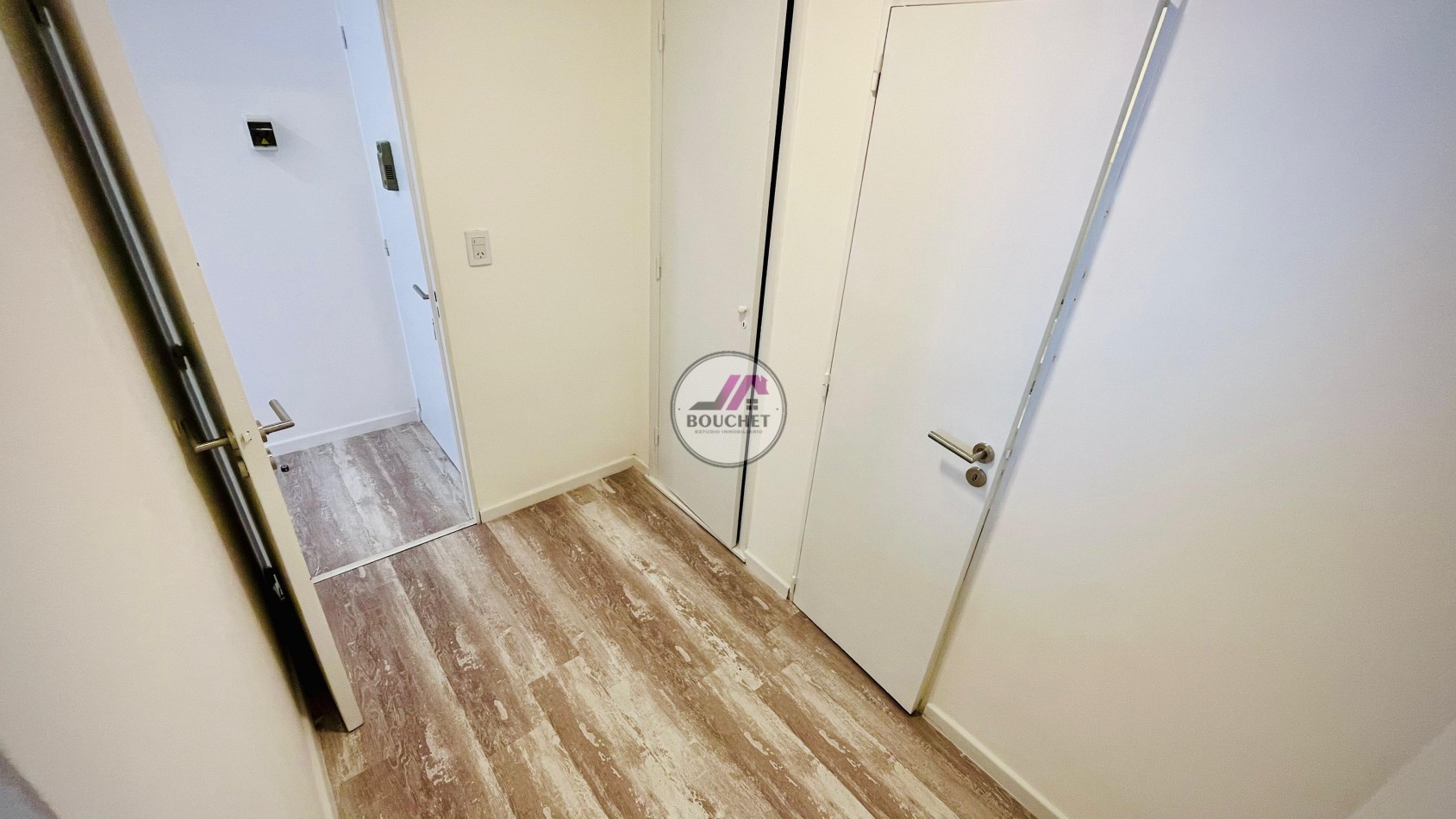 DEPARTAMENTO 2 AMBIENTES CON DEPENDENCIA Y BALCON EN VENTA | CENTRO