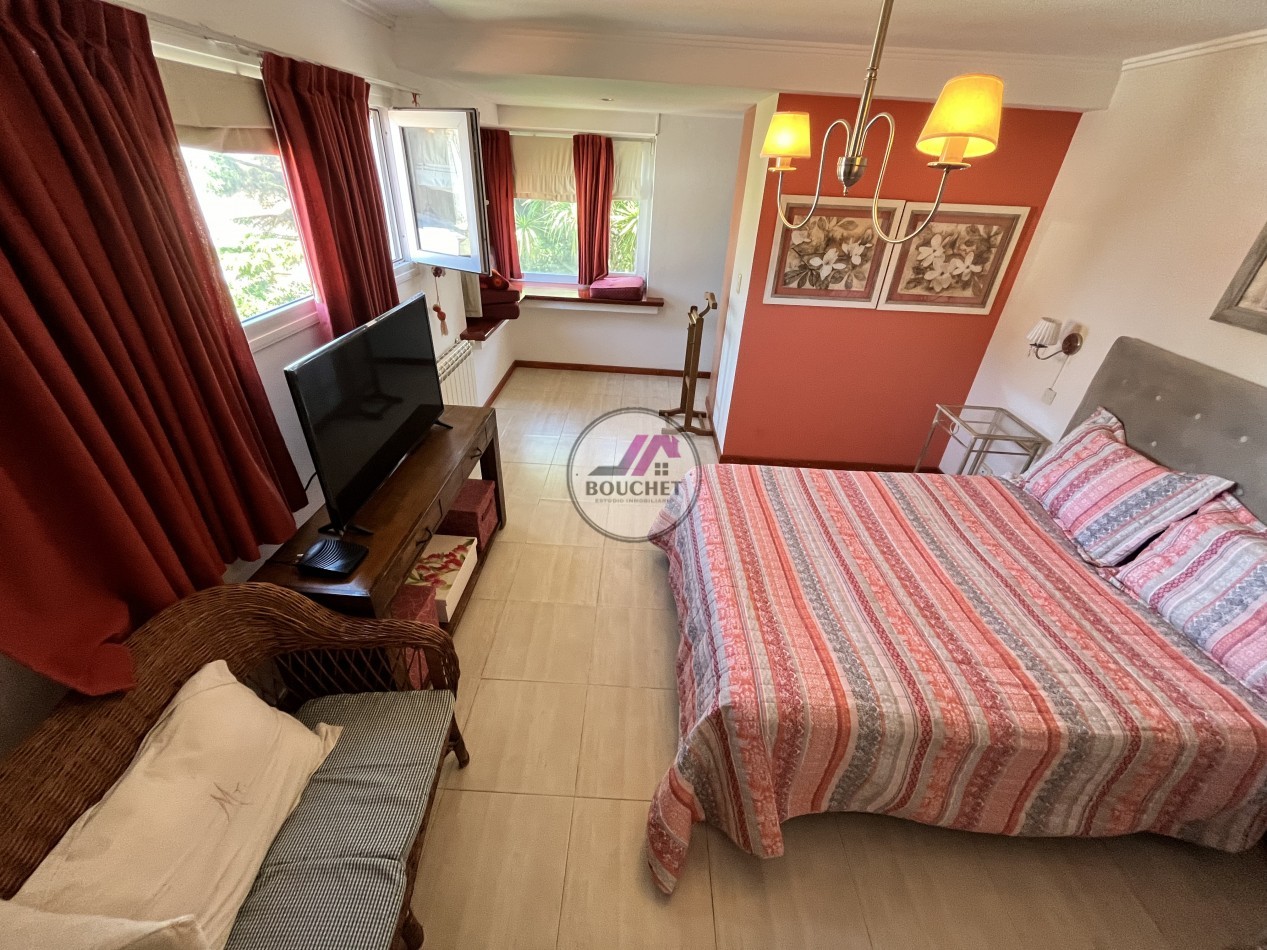 CHALET 5 AMBIENTES, GARAGE QUINCHO DOBLE Y JARDIN EN VENTA | PUNTA MOGOTES
