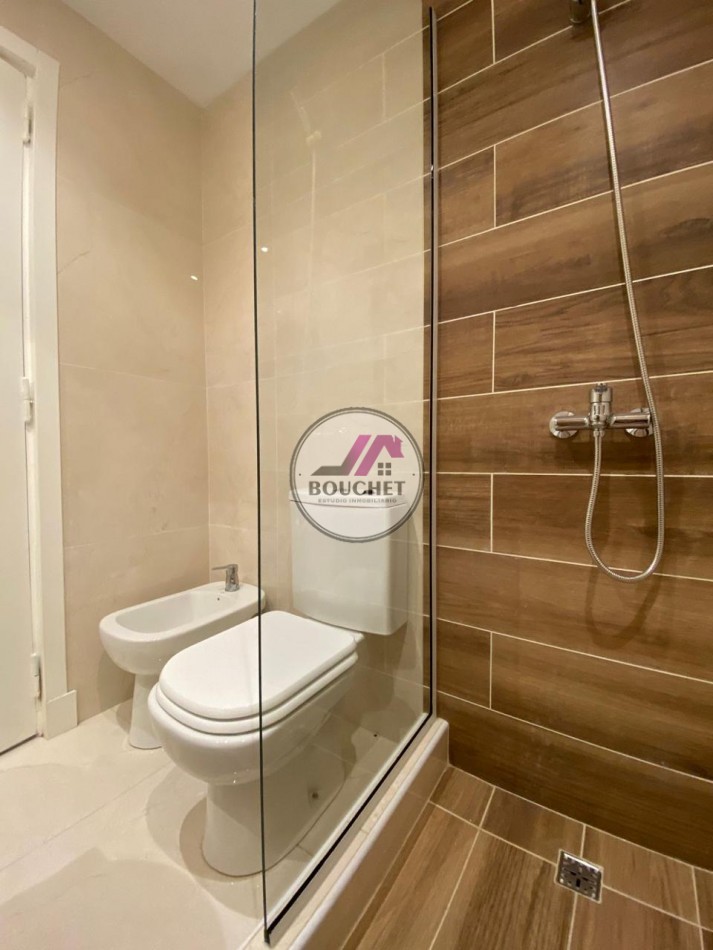DEPARTAMENTO 3 AMBIENTES AL FRENTE CON BALCON EN VENTA| PLAZA COLON 