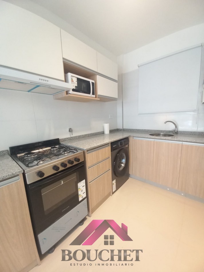 DEPARTAMENTO 3 AMBIENTES CON BALCON EN VENTA | CENTRO