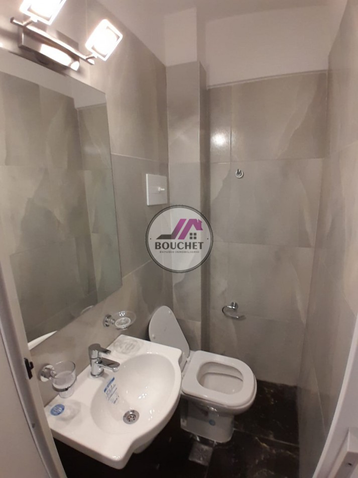DEPARTAMENTO 2 AMBIENTES CON DEPENDENCIA Y COCHERA EN VENTA | CENTRO