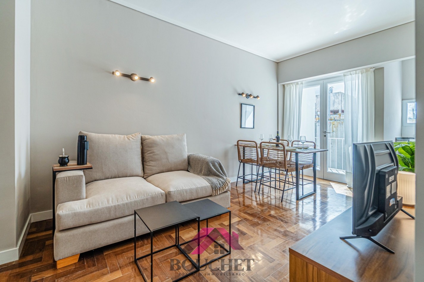 DEPARTAMENTO 2 AMBIENTES CON BALCON EN VENTA | CENTRO