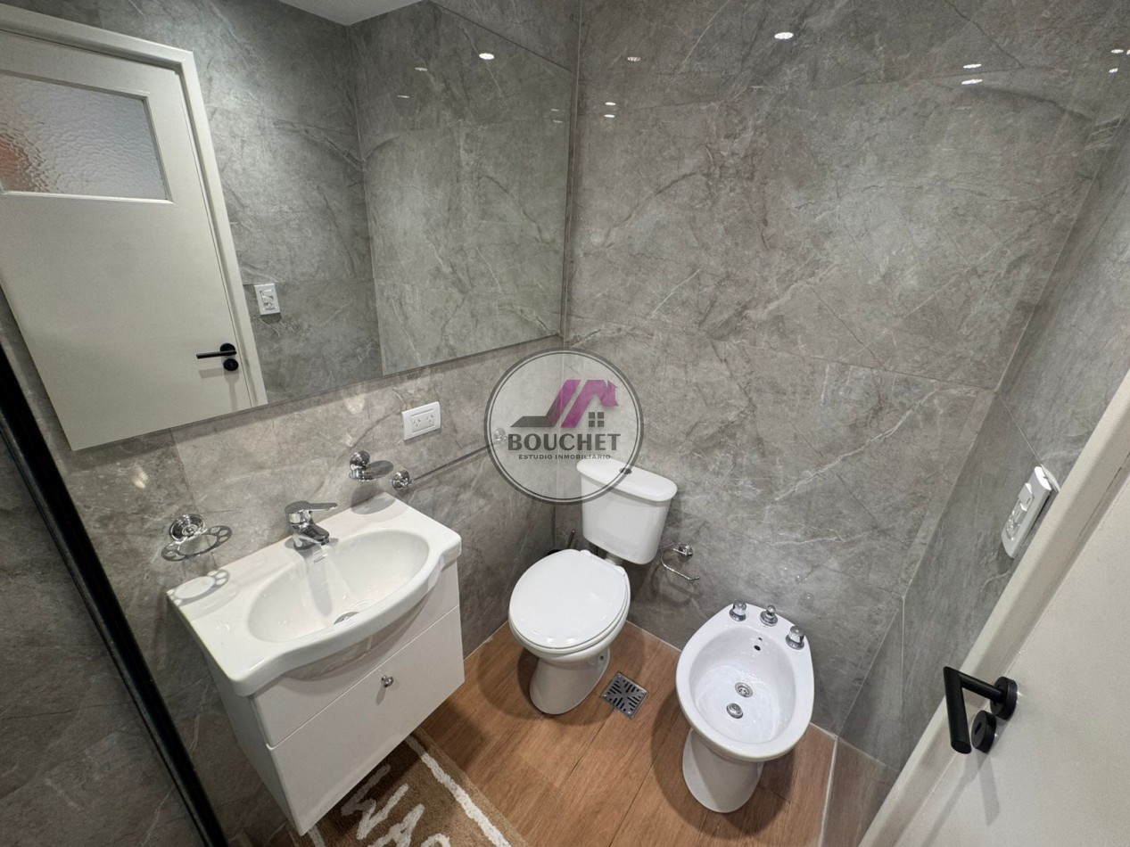 DEPARTAMENTO AMBIENTE DESPLAZADO A LA CALLE EN VENTA | PLAZA COLON