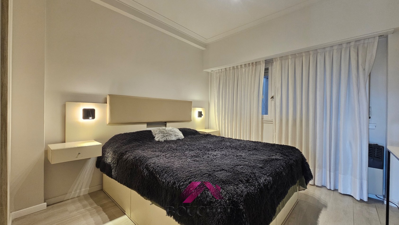 DEPARTAMENTO 2 AMBIENTES CON BALCON FRENTE A LA PLAZA EN VENTA | PLAZA COLON