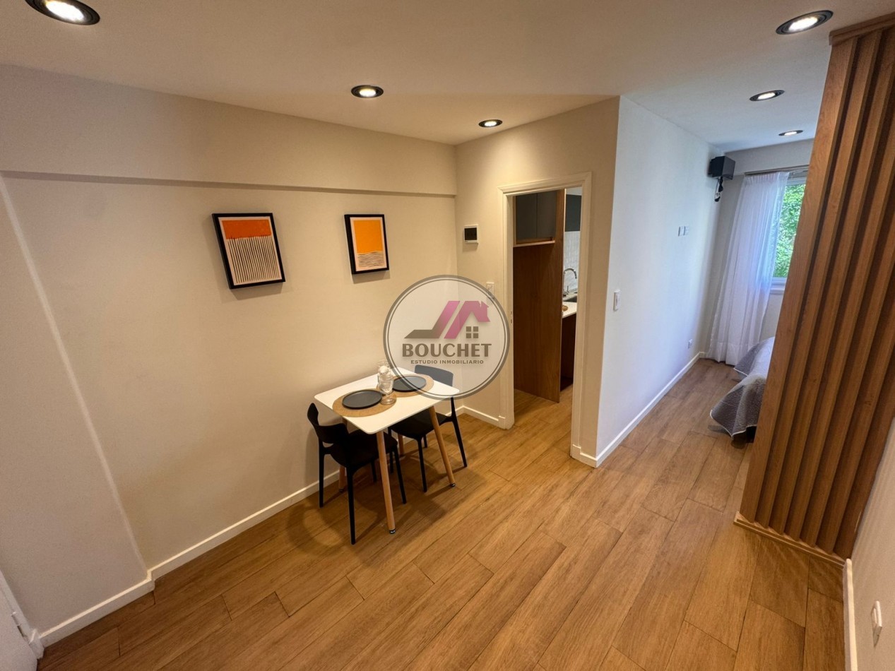 DEPARTAMENTO AMBIENTE DESPLAZADO A LA CALLE EN VENTA | PLAZA COLON