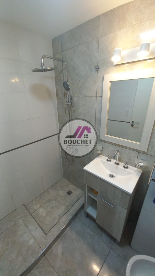 VENDO DEPARTAMENTO AMBIENTE Y MEDIO CON BALCON 