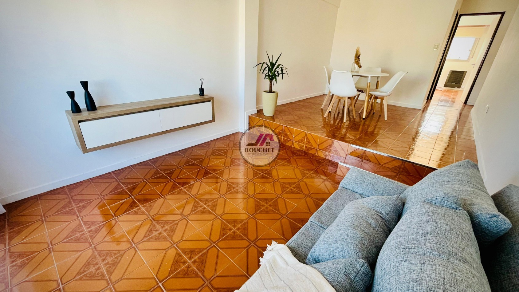 DEPARTAMENTO 2 AMBIENTES A LA CALLE BALCON Y COCHERA EN VENTA | LA PERLA