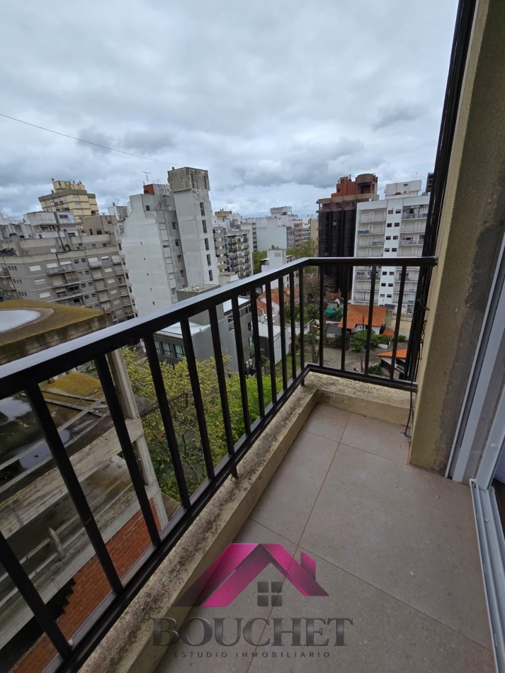 DEPARTAMENTO 2 AMBIENTES A LA CALLE Y BALCONES | PLAZA MITRE