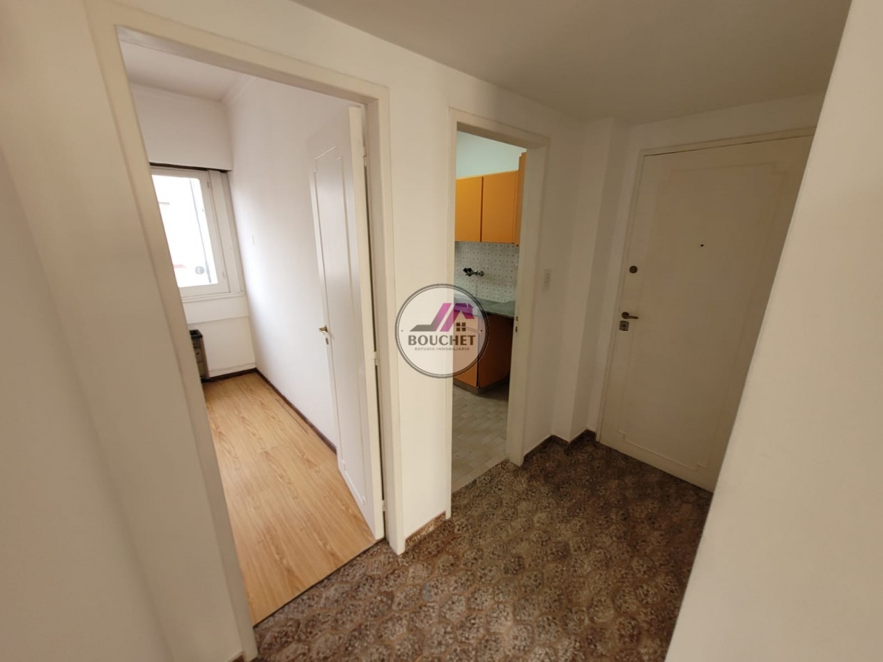 VENDO DEPARTAMENTO 2 AMBIENTES CON BALCON