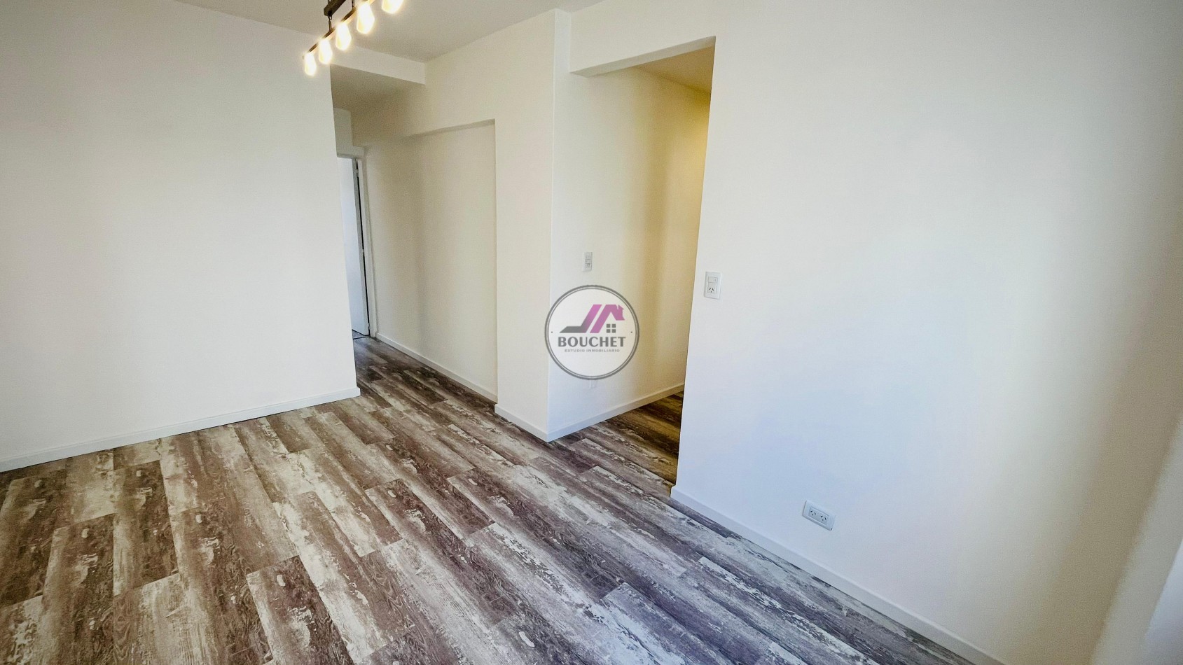 DEPARTAMENTO 2 AMBIENTES CON DEPENDENCIA Y BALCON EN VENTA | CENTRO