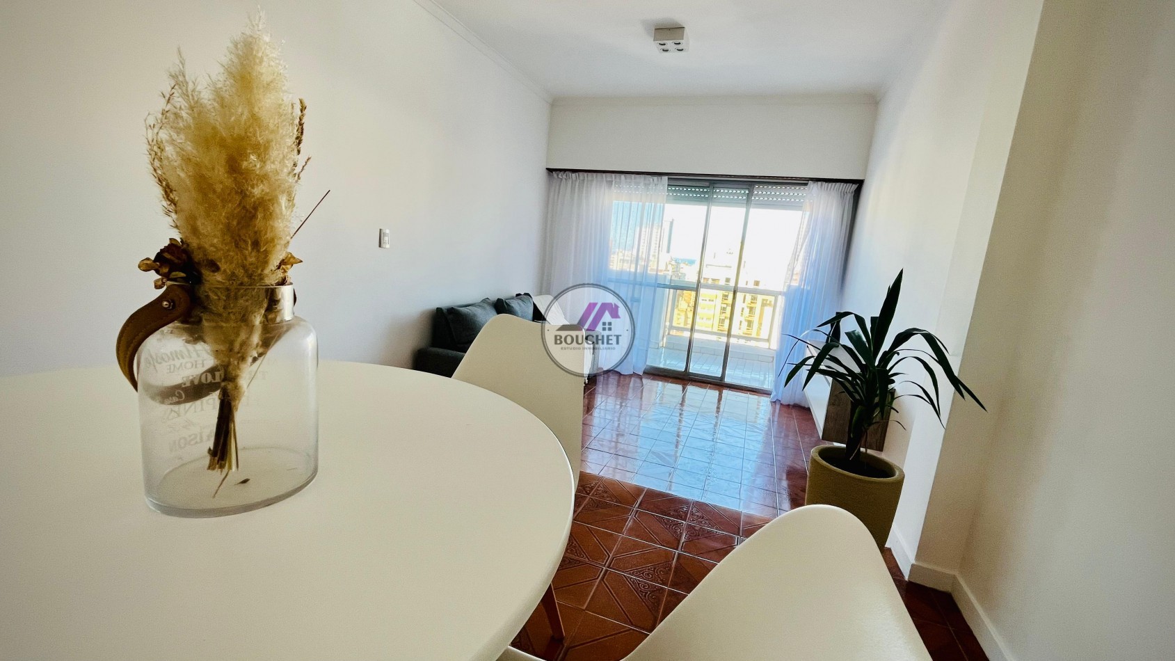 DEPARTAMENTO 2 AMBIENTES A LA CALLE BALCON Y COCHERA EN VENTA | LA PERLA