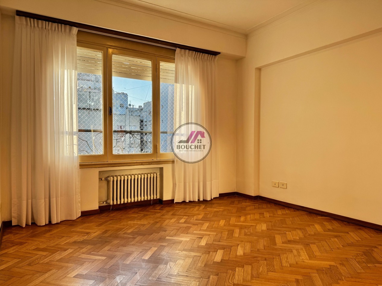 VENDO DEPARTAMENTO 4 AMBIENTES CON BAULERA Y BALCON