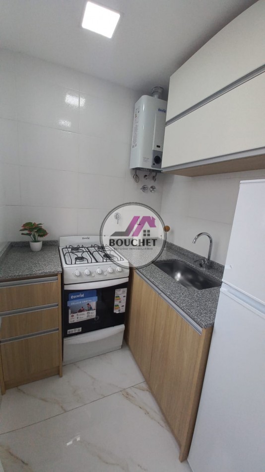 VENDO DEPARTAMENTO AMBIENTE Y MEDIO CON BALCON 